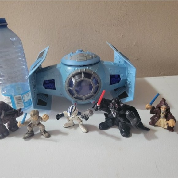 Hasbro Star Wars Galactic Heroes Tie Fighter with characters - Picture 2 of 8